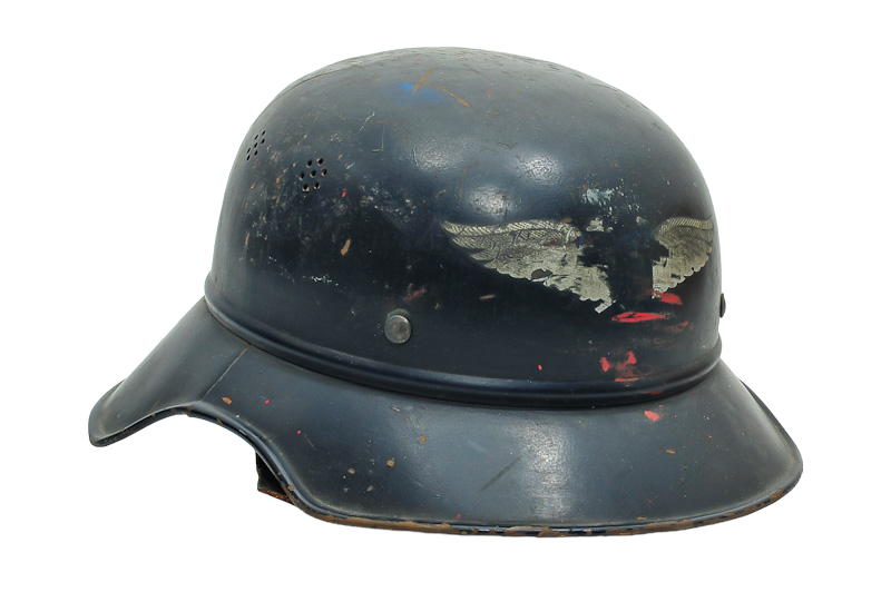 Stahlhelm deals Luftschutz entnazifiziert